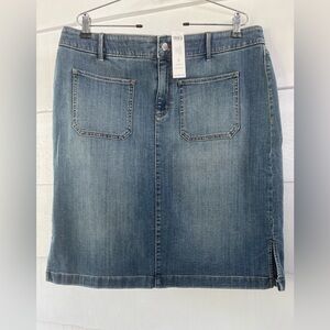 Chicos Womens Denim Blue Skirt Pockets Comfort Waist  Size 3/16 NWT